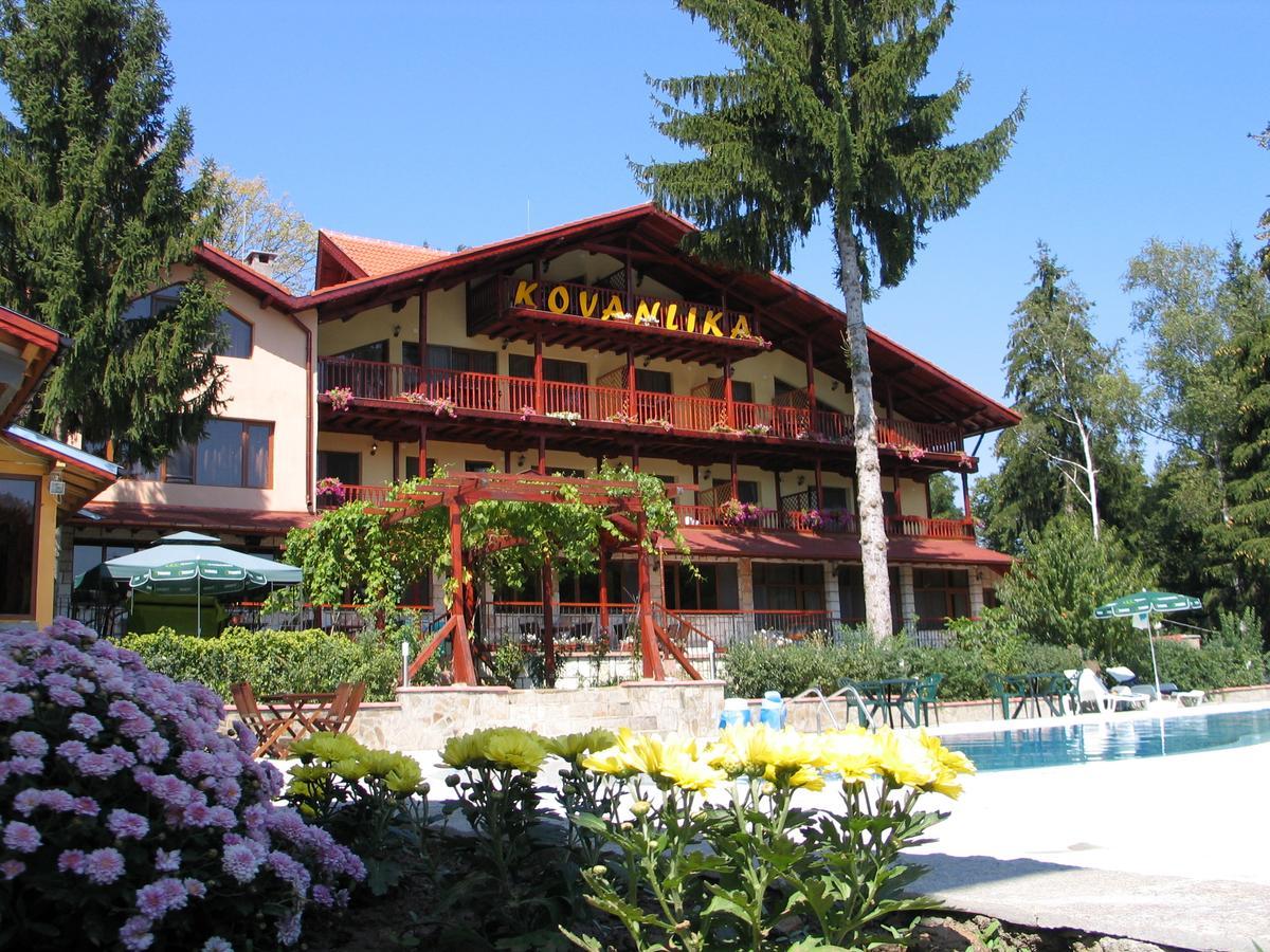 Kovanlika Hotel Razgrad Exterior photo